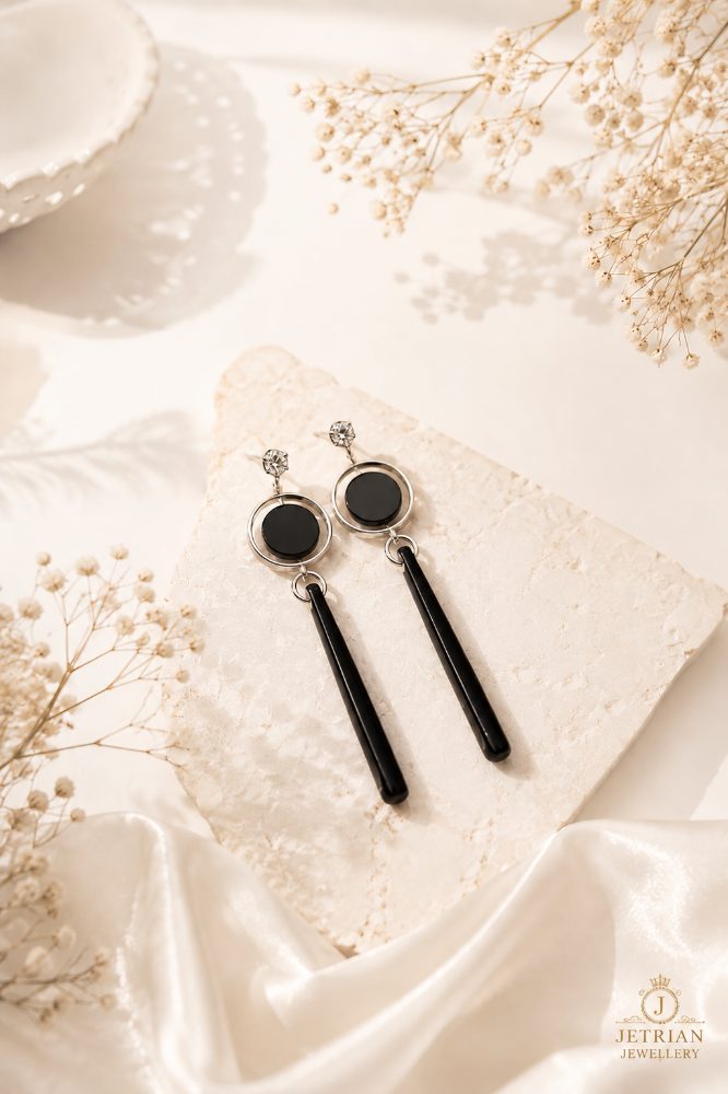 Jettrian jewellery - Noir drop Earrings